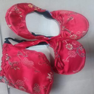 Women's Embroidered Silk Shoes - Red